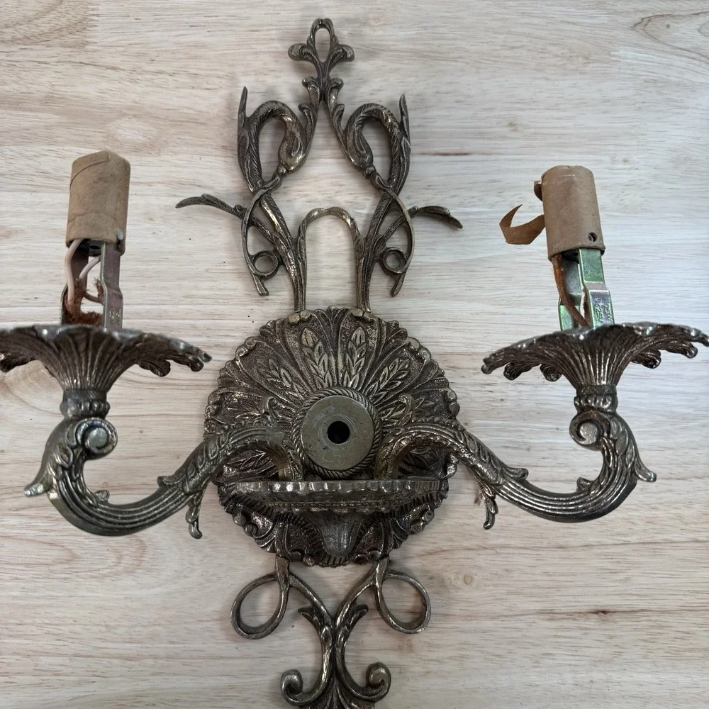 Antique Vintage Brass‎ Fixture Moe Light Kentucky 2 Arm Wall Lamp Sconce Regency
